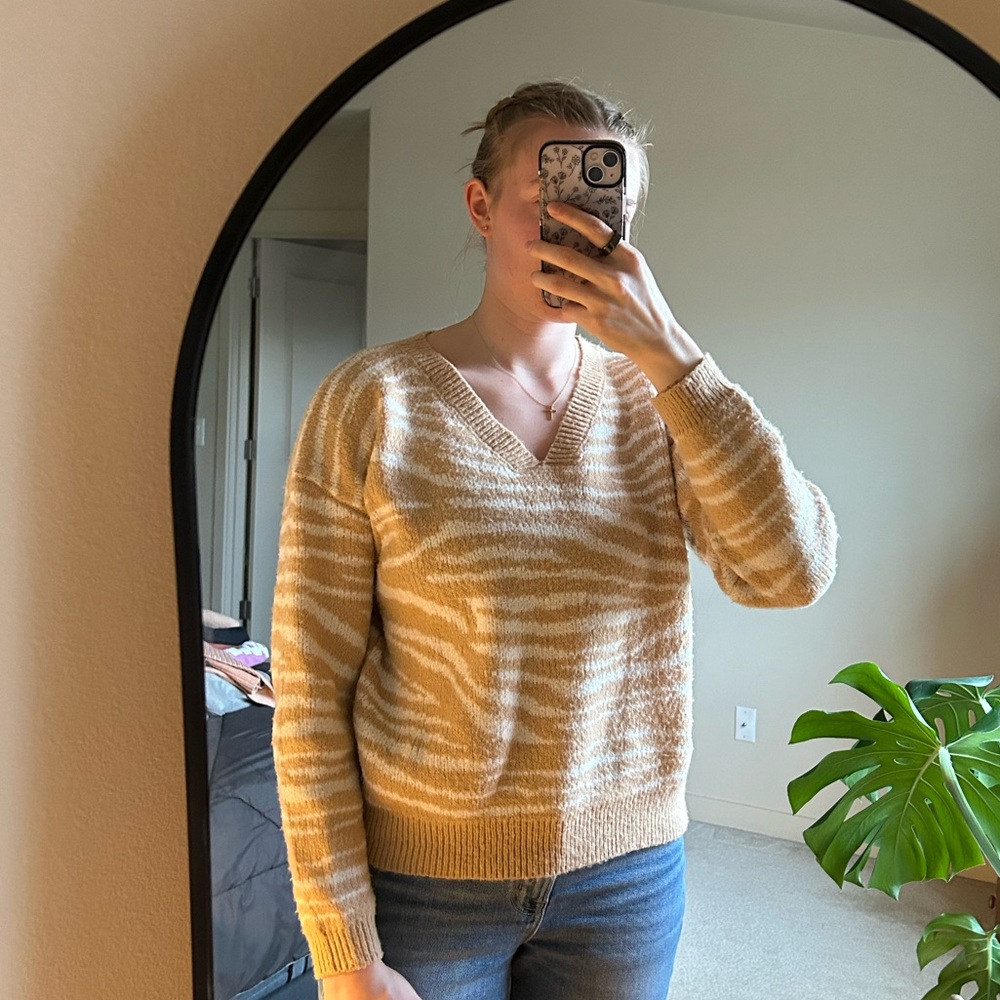 Freshman Tan and White Knit Sweater